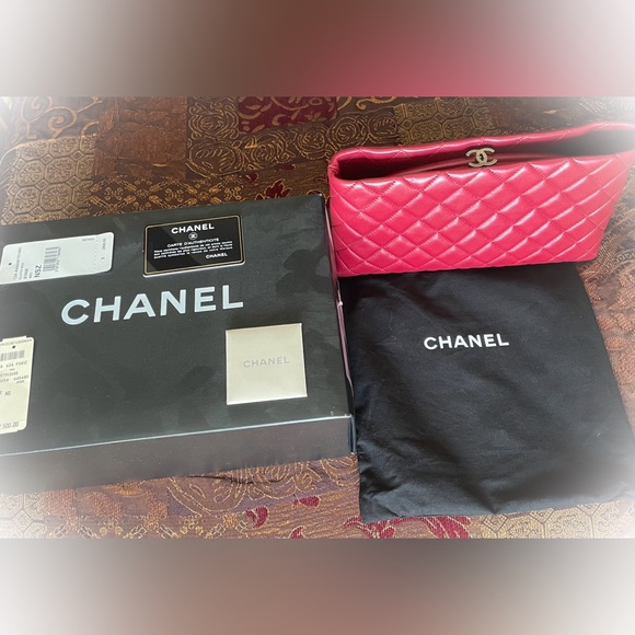 Red Chanel Quilted Sac Pochette Clutch Handbag - Timeless! - Picture 1 of 8